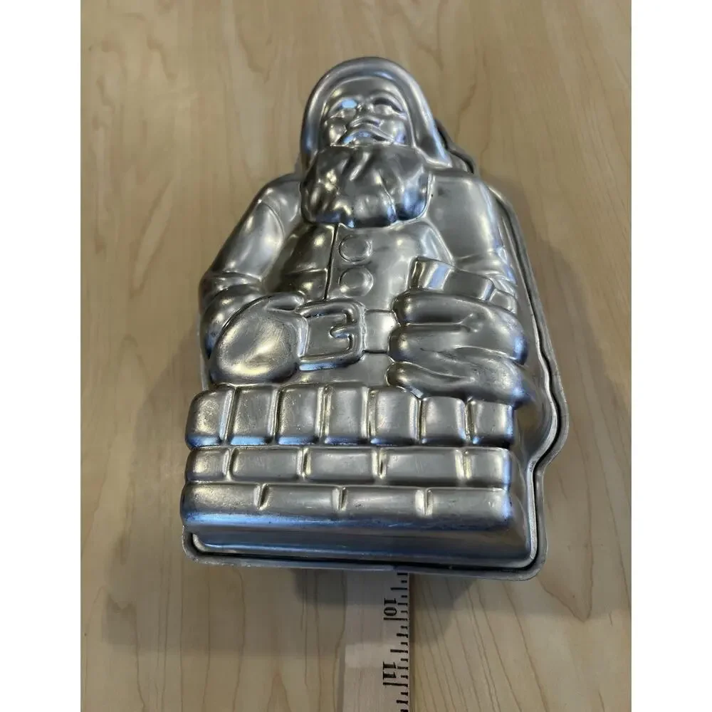 Vintage Santa Claus in Chimney 3D Cake Pan Mold Aluminum